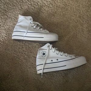 WHITE PLATFORM CONVERSE SIZE 5.